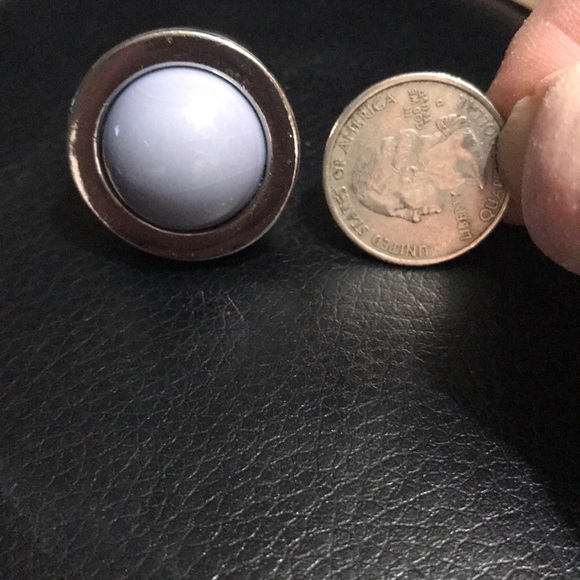 NWOT. MEDIUM GRAYISH BLUE RING WITH SILVERY BAND - Picture 1 of 5